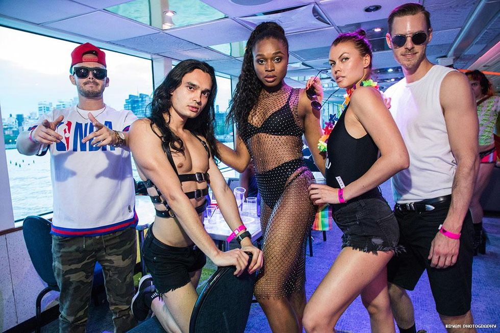 54-pride-luvboat-2018