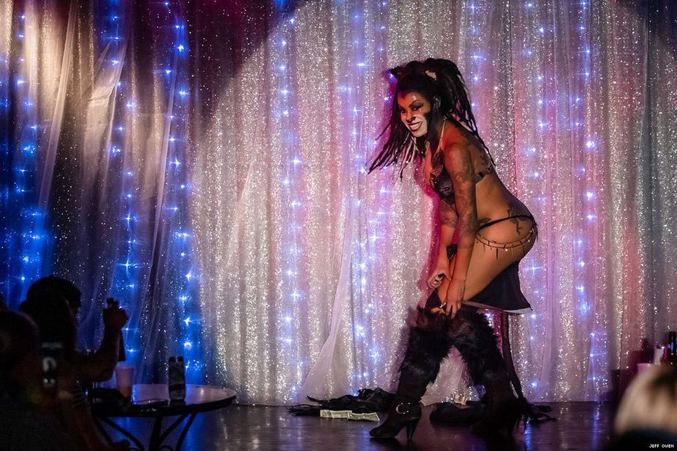 56-les-vixens-jeff-owen-2019