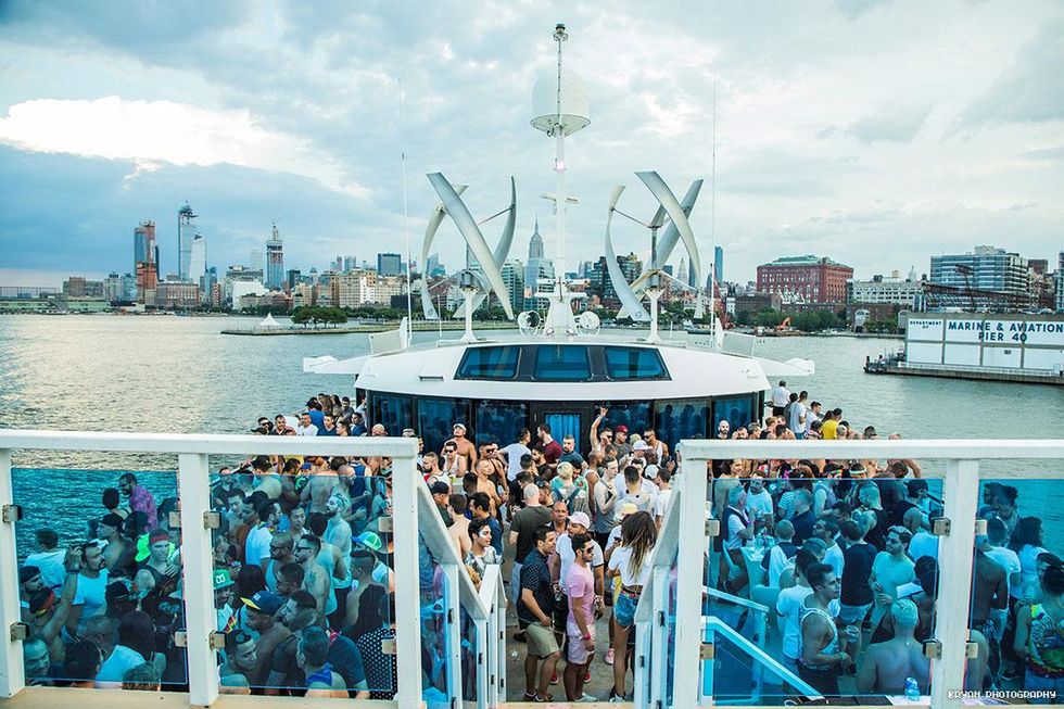 56-pride-luvboat-2018