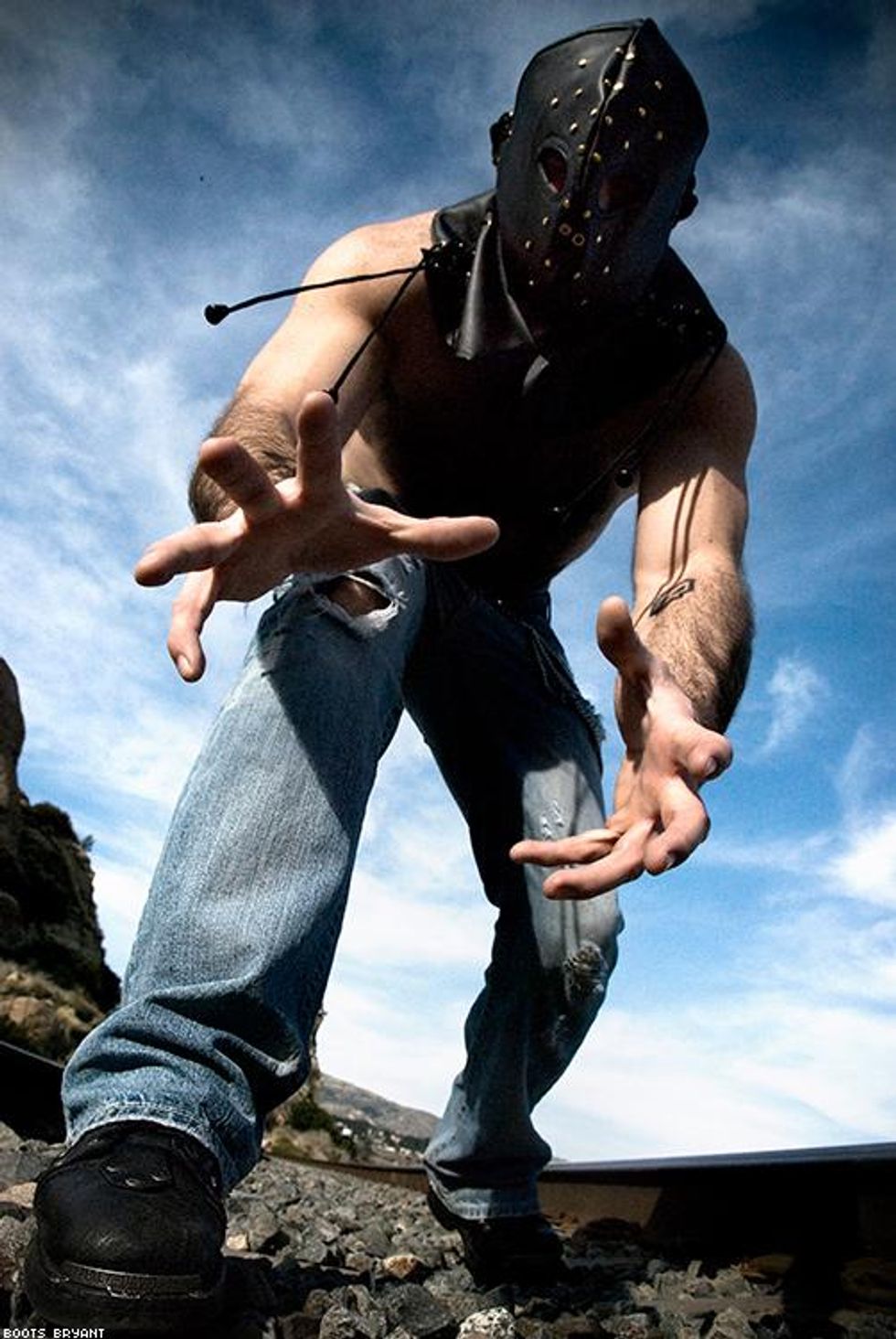 60-masks-boots-bryant-2017