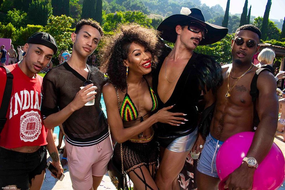 76-daddy-issues-pool-davide-laffe-2019