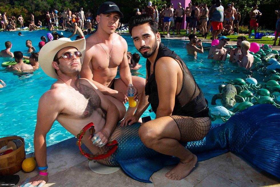 81-daddy-issues-pool-davide-laffe-2019