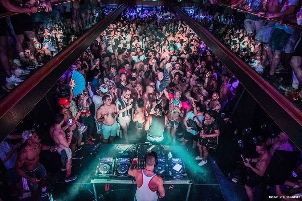 96-pride-luvboat-2018