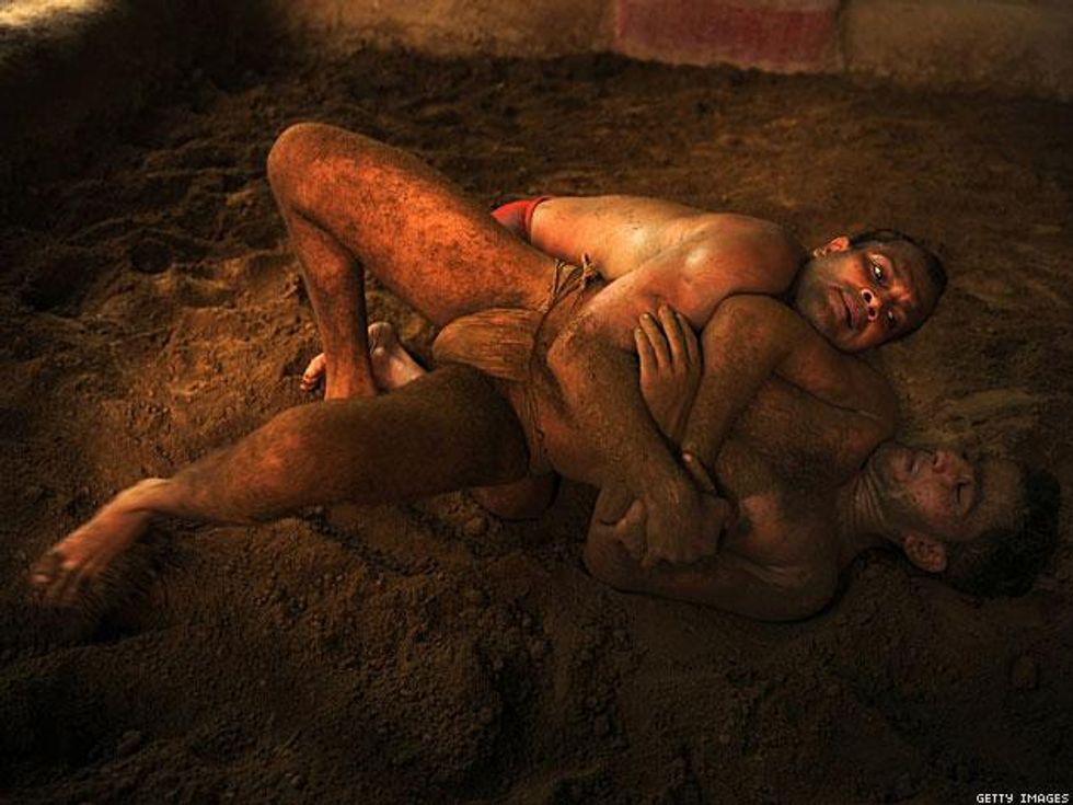 98536889_wrestlersx633_0