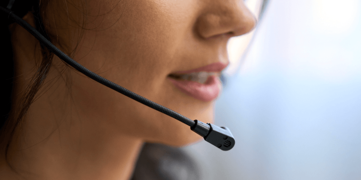 Call Blackline は、危機対応には警察による被害があってはならないと訴えている