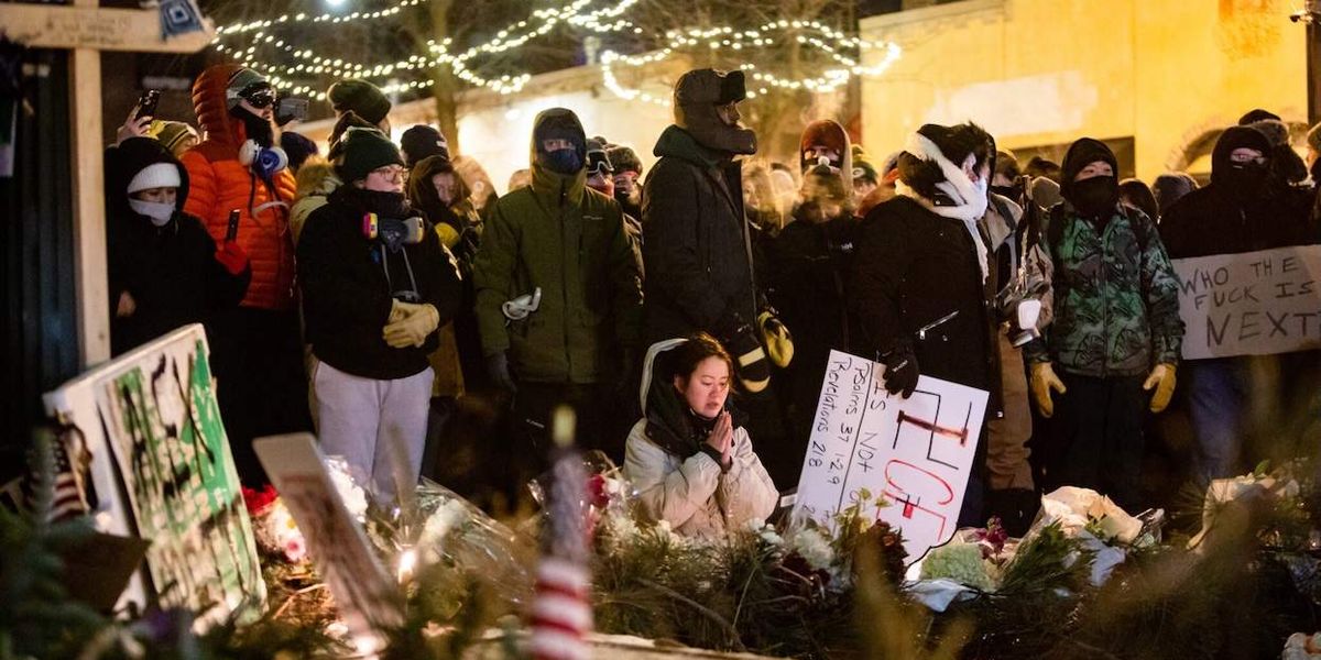 Minnesotans mourn Alex Pretti, man killed by Border Patrol agents