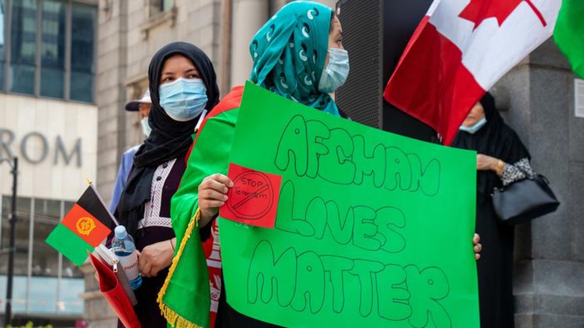 Afghan women protesting in Canada