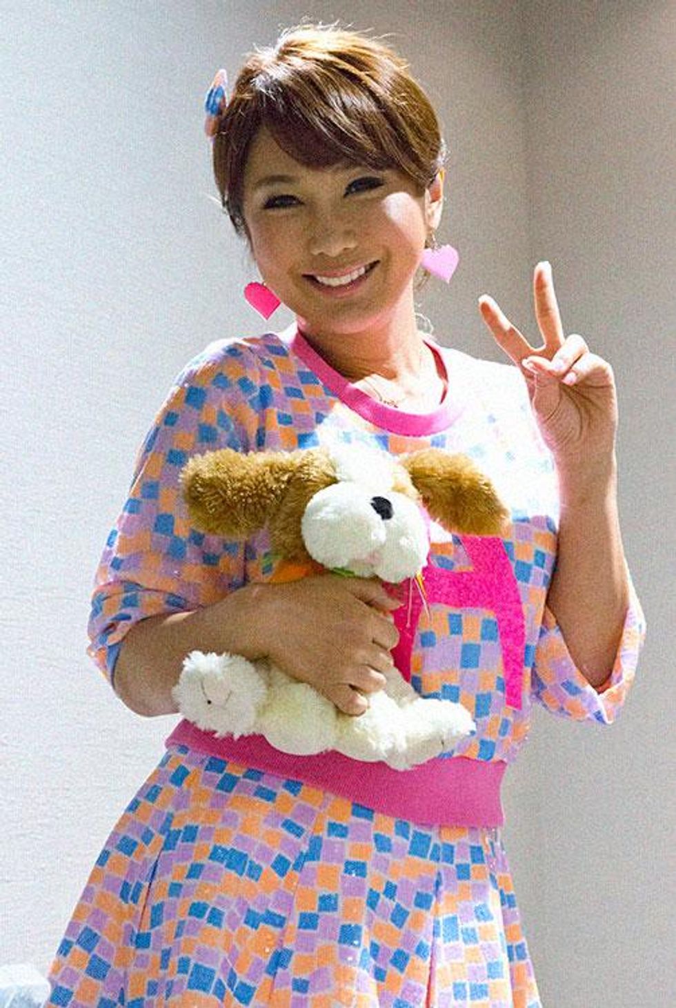 Ai Haruna, trans pop idol