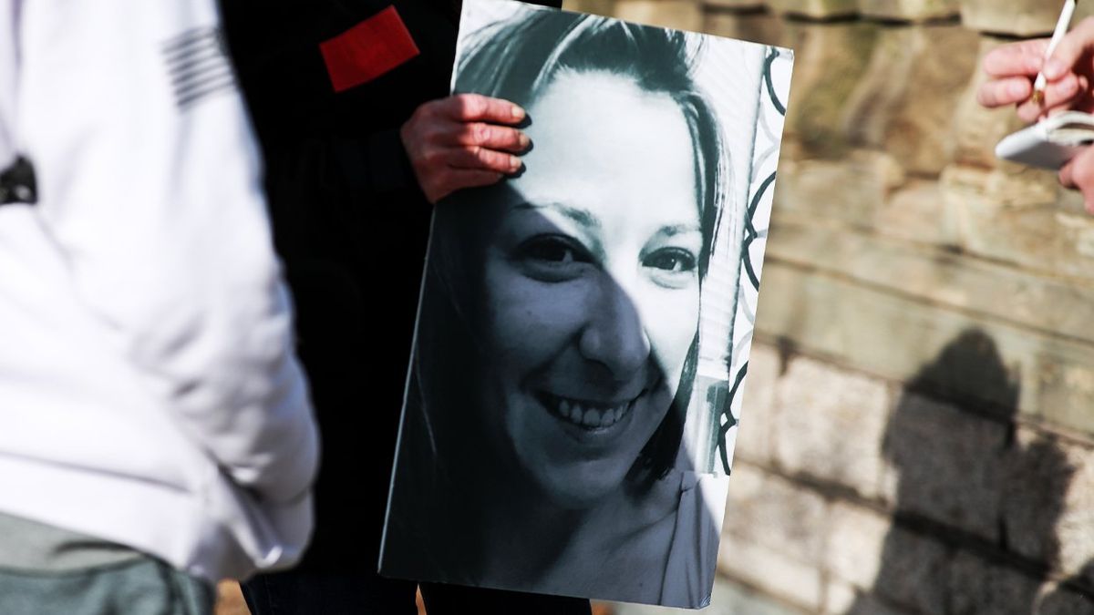 Air Force grants honors to insurrectionist Ashli Babbitt while denying trans troops’ retirement benefits