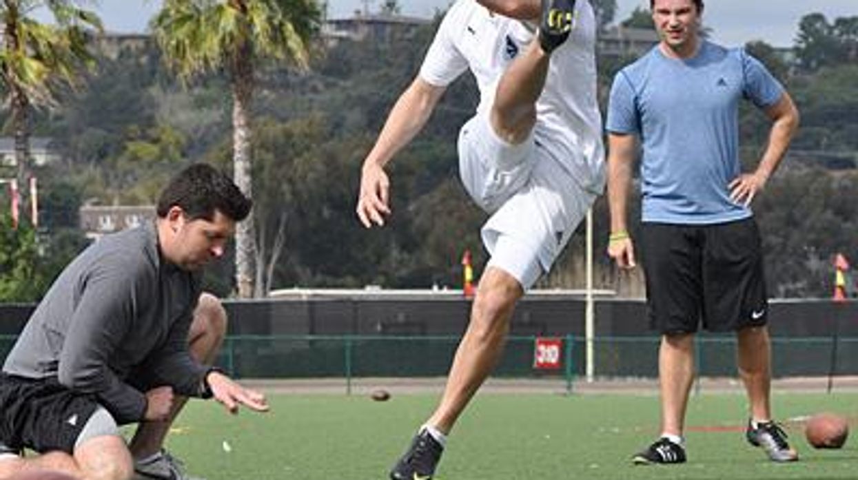 Alan-gendreau_training_2012x400