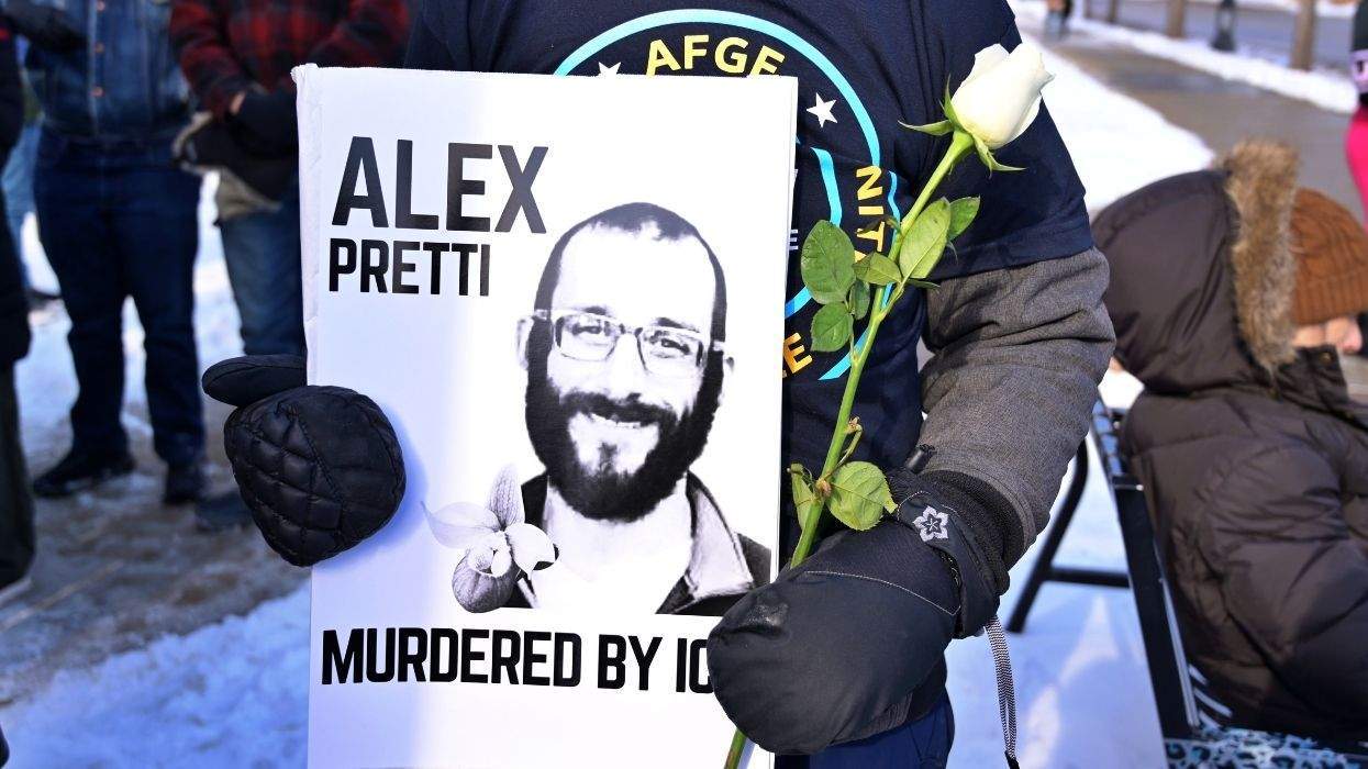 alex pretti sign