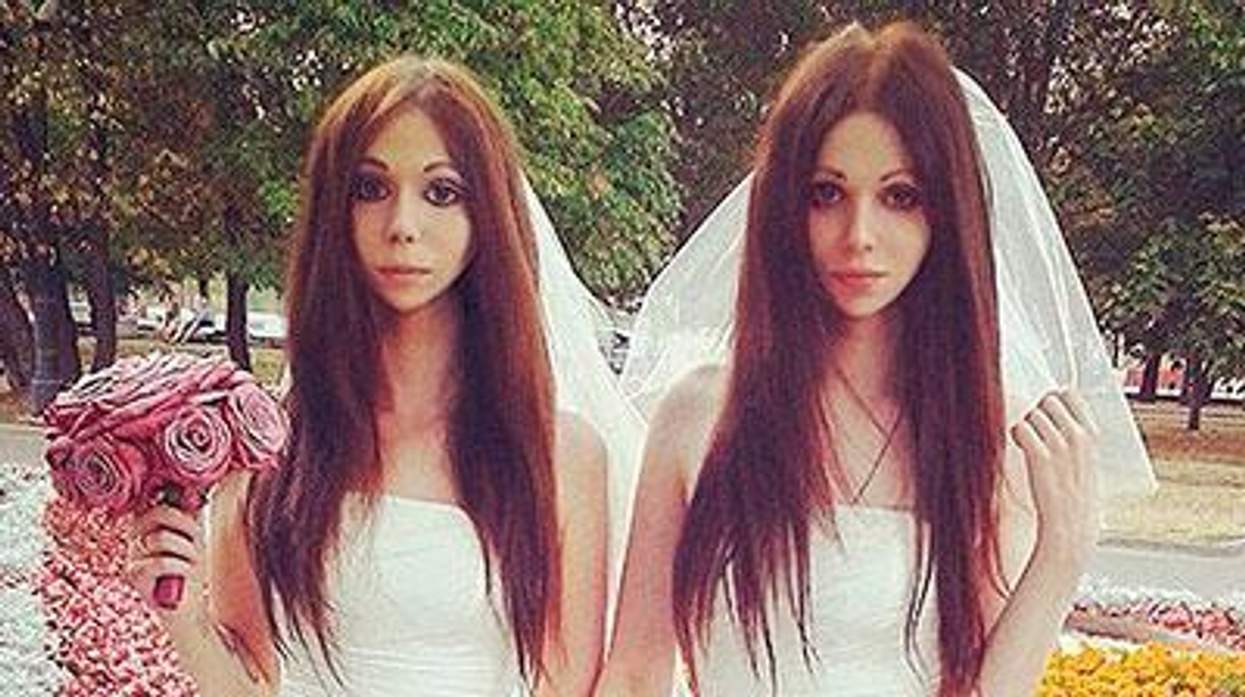 Alina-davis-and-alison-brooks-x400