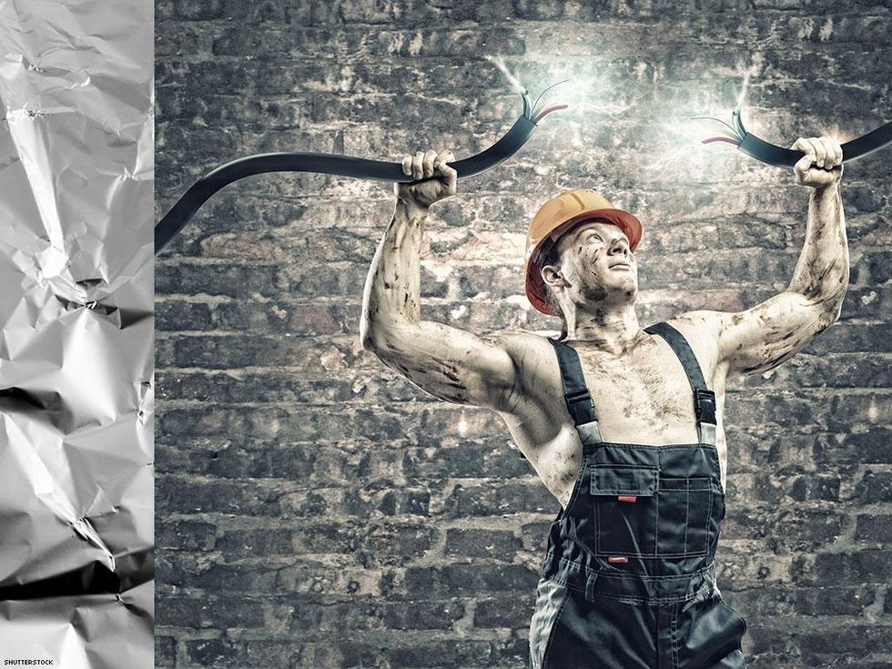 Aluminum foil/silver cloth on left = E-Stim top. Aluminum foil/silver cloth on right = E-Stim bottom.