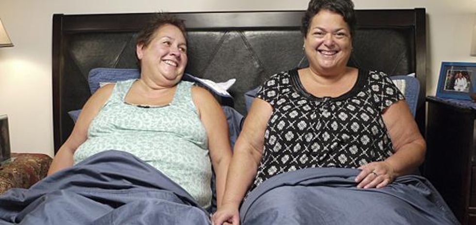 Americans_in_bedx633_0