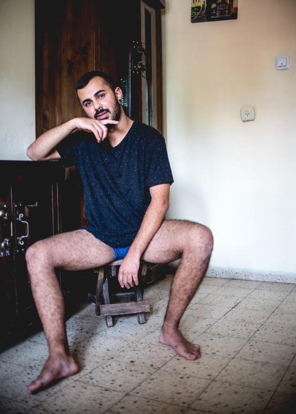 Amir makes a trip to Israel seem like a good idea.