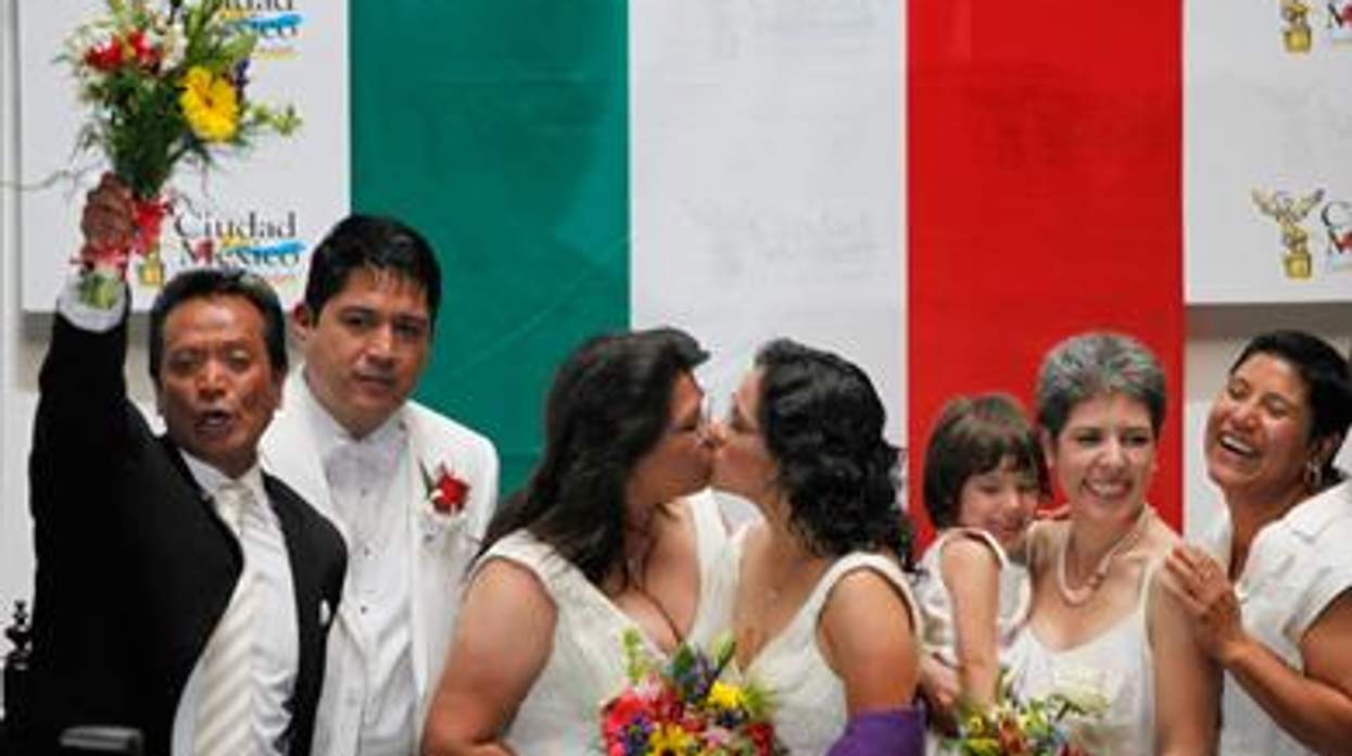 Ap100311131575main_1