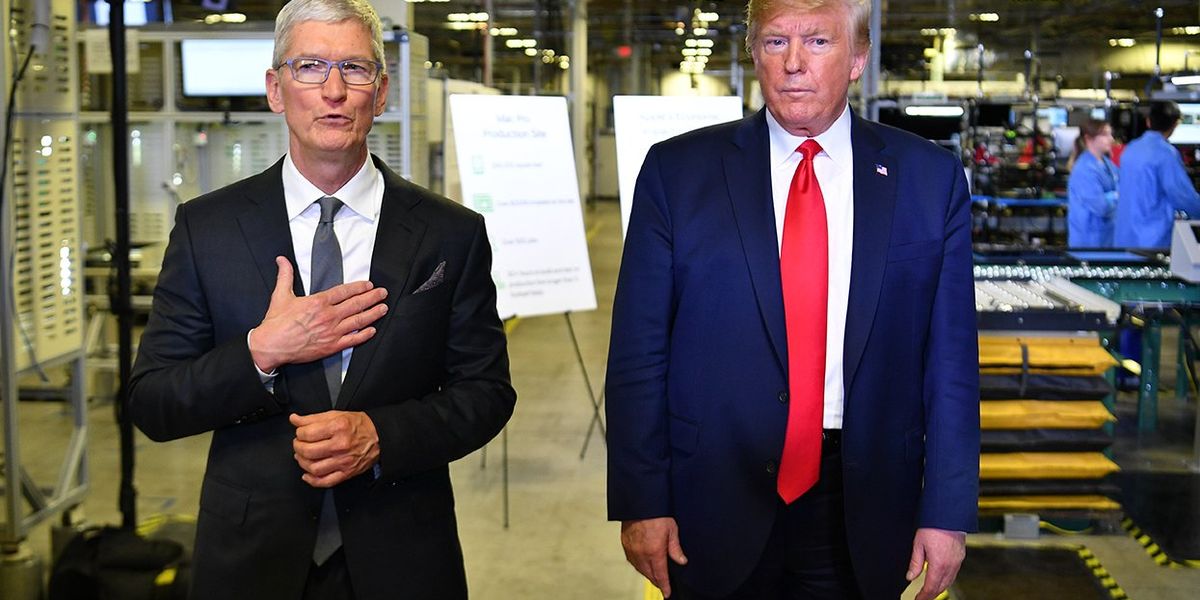Tim Cook Trump Inauguration Apple CEO Tim Cook spends his gay money on Trump’s inaugural | Advocate.com