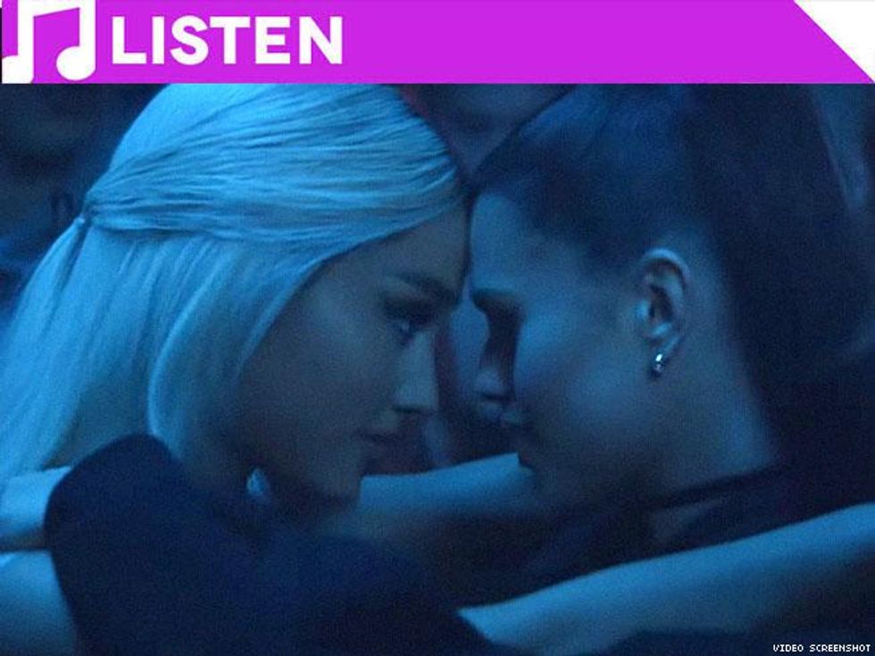 Ariana Grande, "break up with your girlfriend, I'm bored"