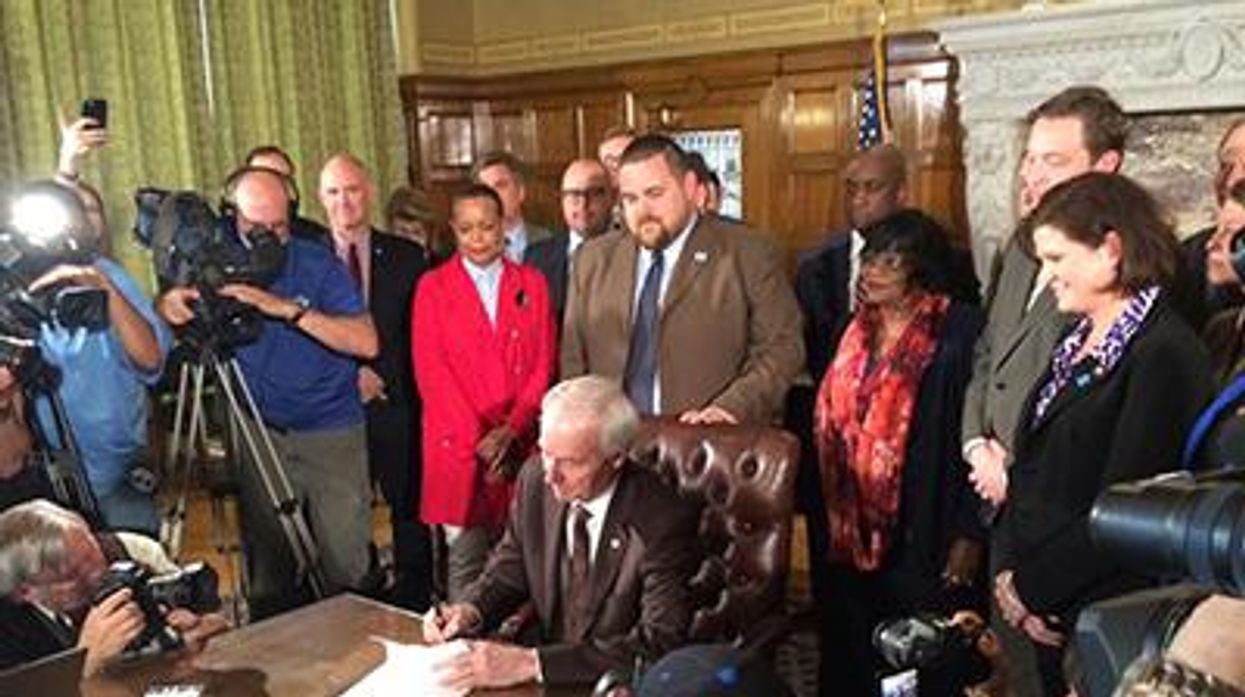 Asa-hutchinson-rfra-x400