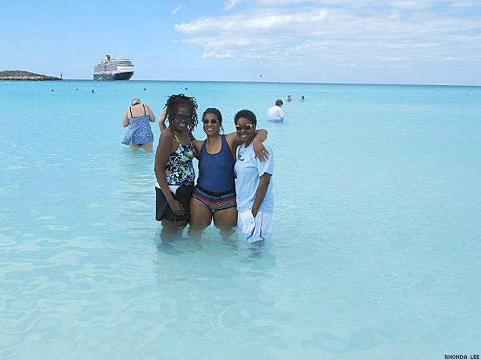 Audrey-rhonda-and-steph-in-the-oceanx633