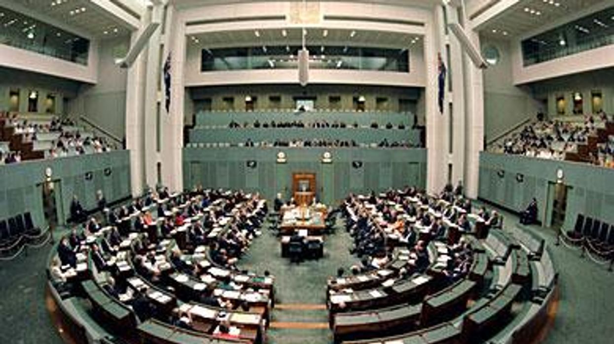 Autralian_parlx390_1