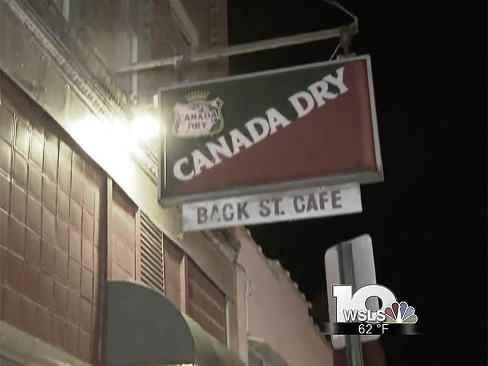 Backstreet Caf\u00e9 (2000)