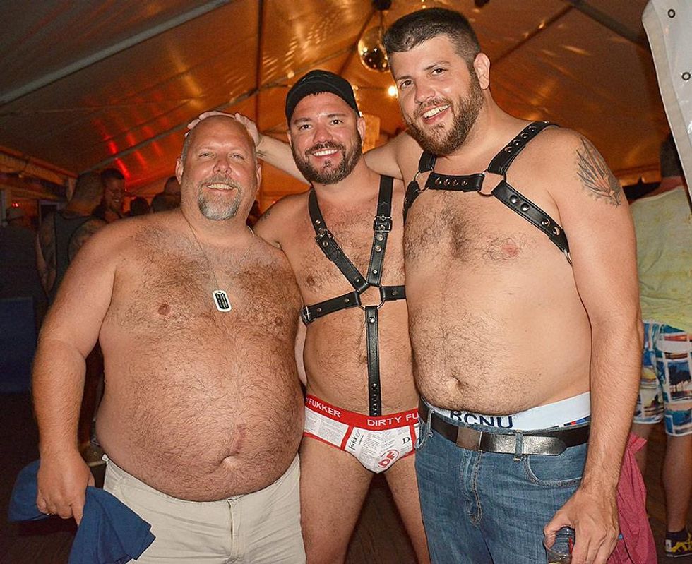 Bears-in-singlets-by-dan-mckeon-03