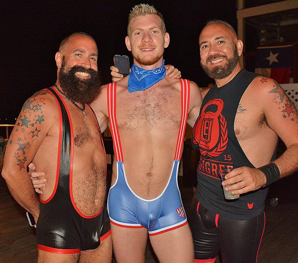 Bears-in-singlets-by-dan-mckeon-05