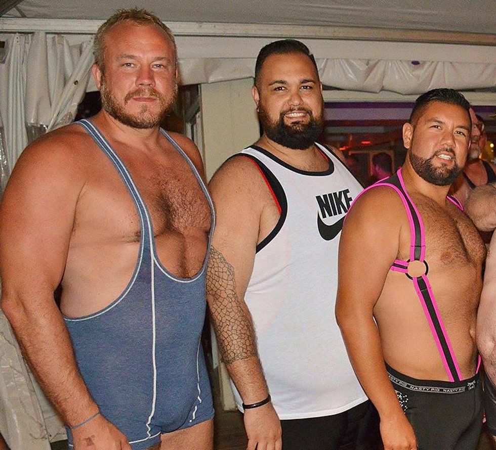 Bears-in-singlets-by-dan-mckeon-74