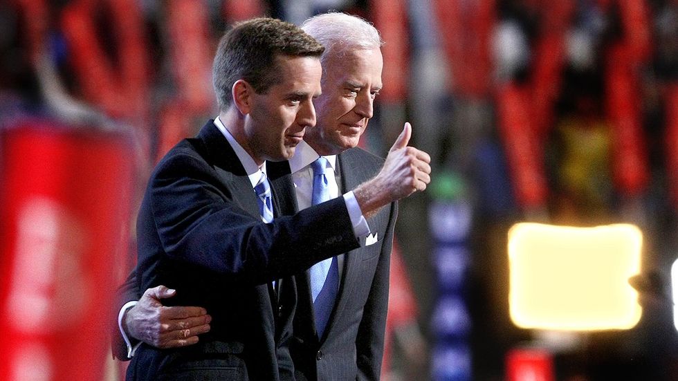 Beau Biden Thumbs Up Joe Biden hugging presidential primary deleware