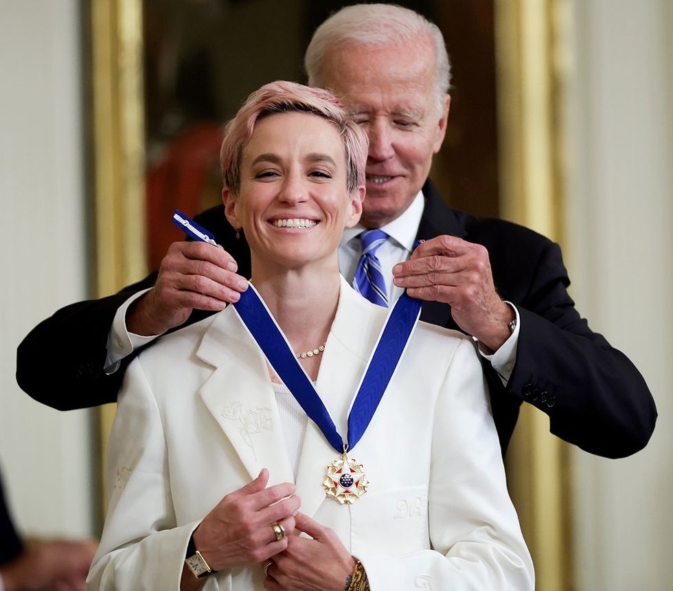Biden presents medal to Megan Rapinoe