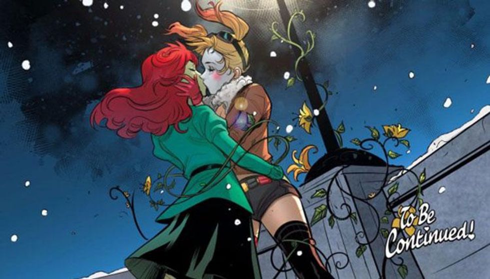 Bombshells-42-on-panel-kissx750