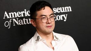 Bowen Yang to leave SNL after Ariana Grande and Cher episode