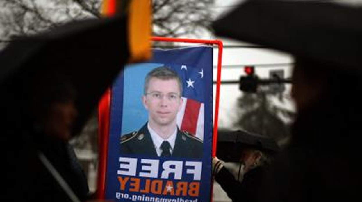 Bradleymanningx400_advocate