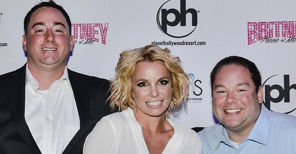 Britney-spears-toasted-these-gay-newlyweds-signed-their-wedding-certificate_0