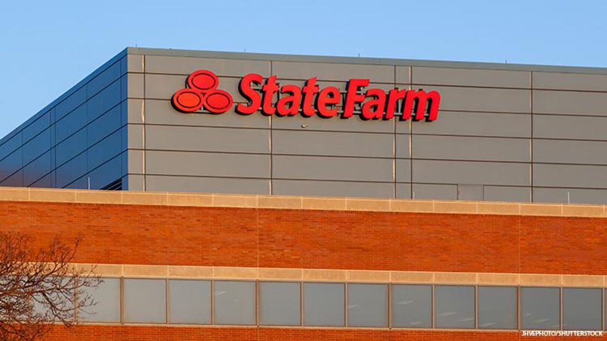Building with State Farm on it