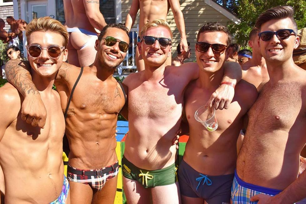 Carnival-pool-party-04