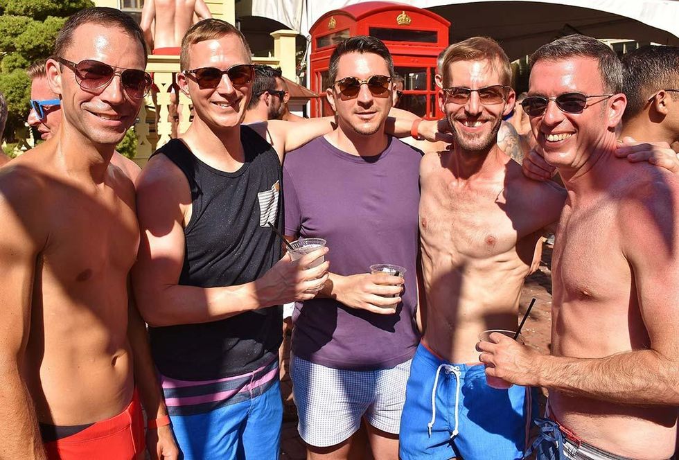 Carnival-pool-party-11