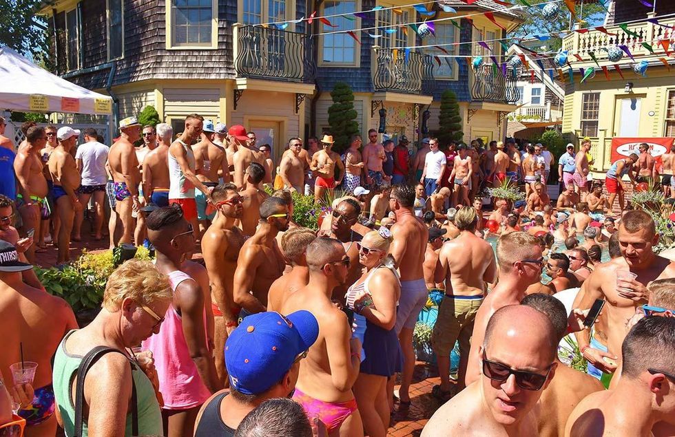 Carnival-pool-party-38