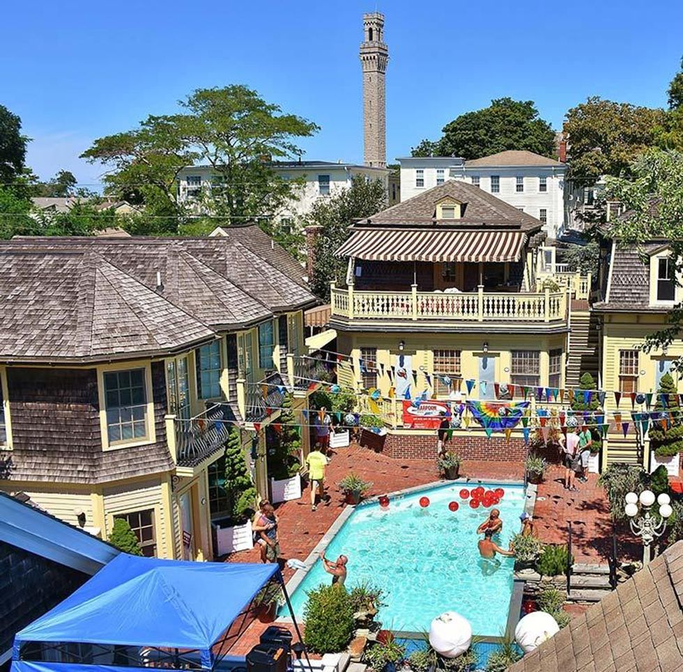 Carnival-pool-party-40