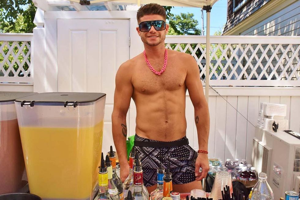 Carnival-pool-party-58