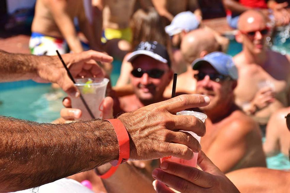 Carnival-pool-party-67