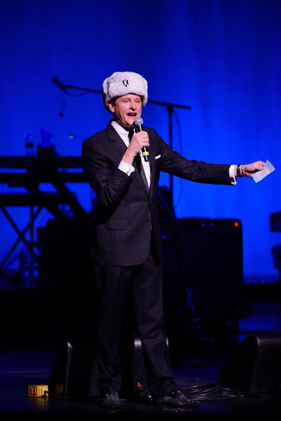 PHOTOS Cyndi Lauper and Friends Work to Bring LGBT Homeless Youth Home for the Holidays