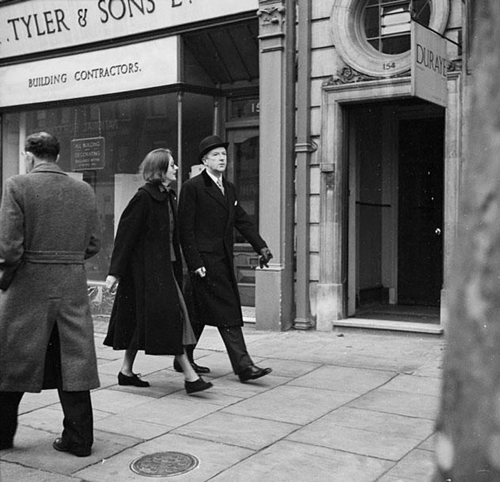 Cecilbeatongretagarbochesterfieldx633_0