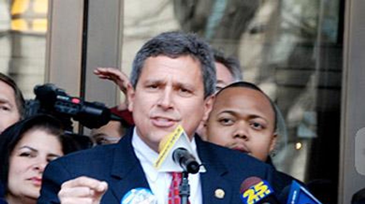 Christopher-_kip_batemanx390