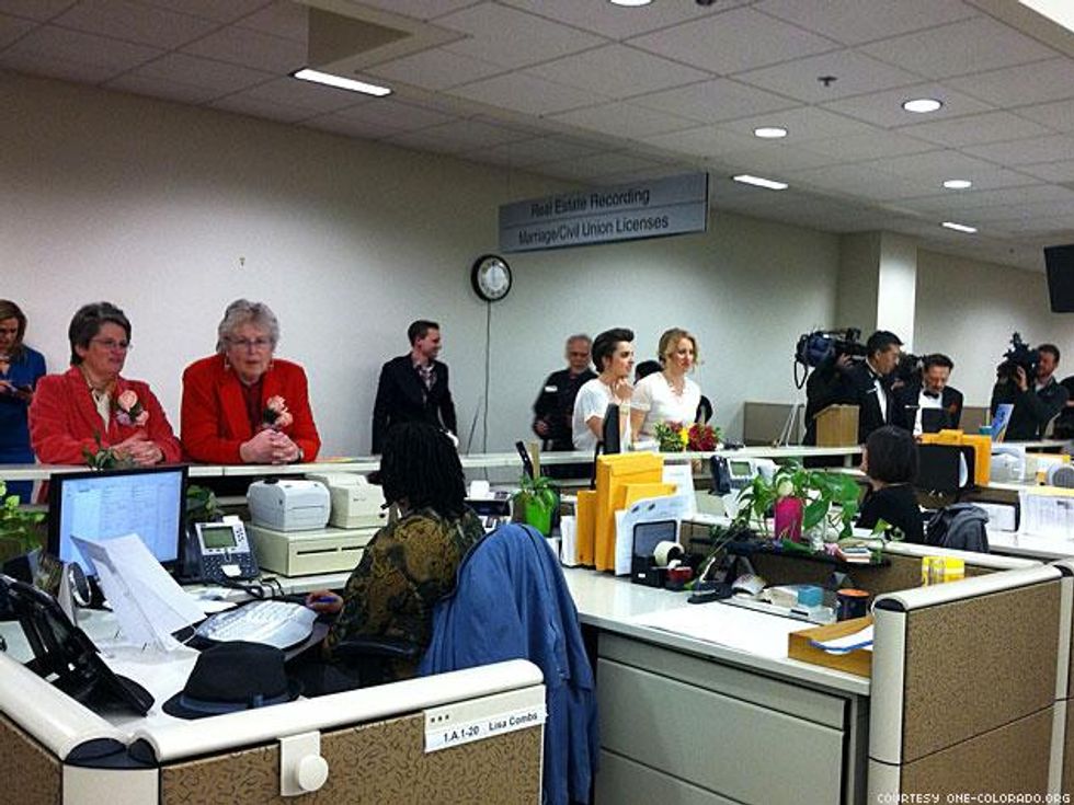 Couples-in-clerks-officex633_0