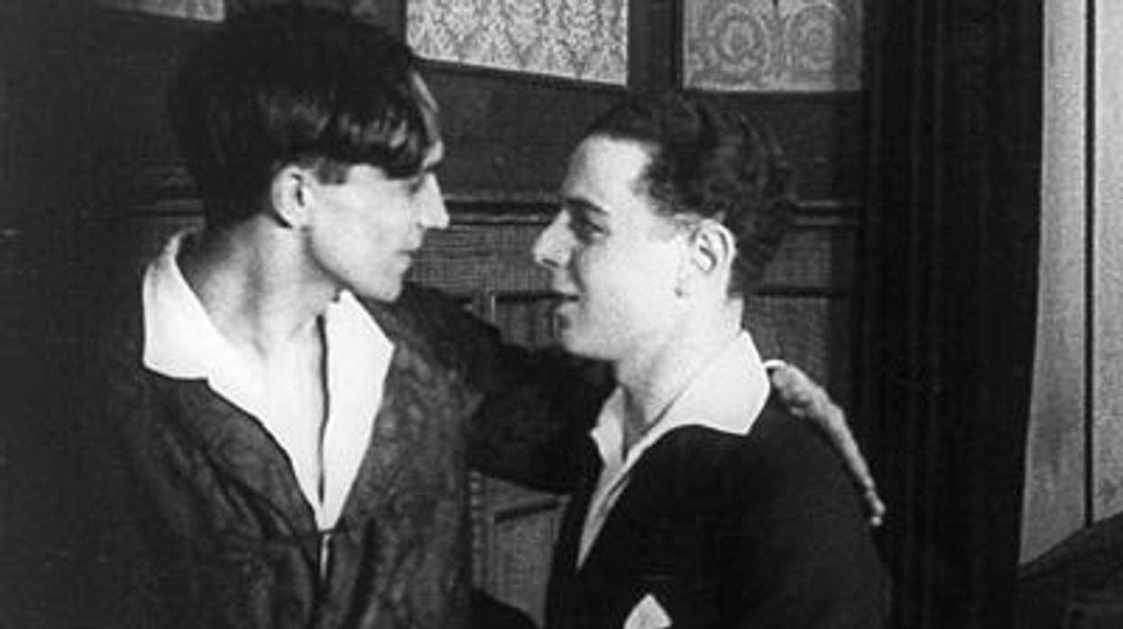 Different-from-the-othersx400_0