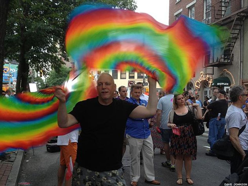 Dj-flag-dancerx633_0