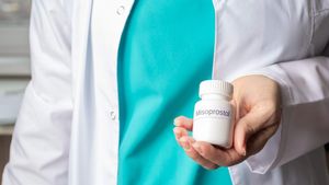 California doctor first to face lawsuit under Texas' bounty hunter abortion pill ban