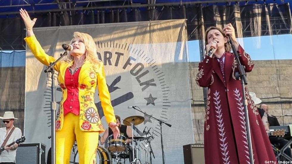 Dolly Parton and Brandi Carlile Perform \u2018I Will Always Love You\u2019